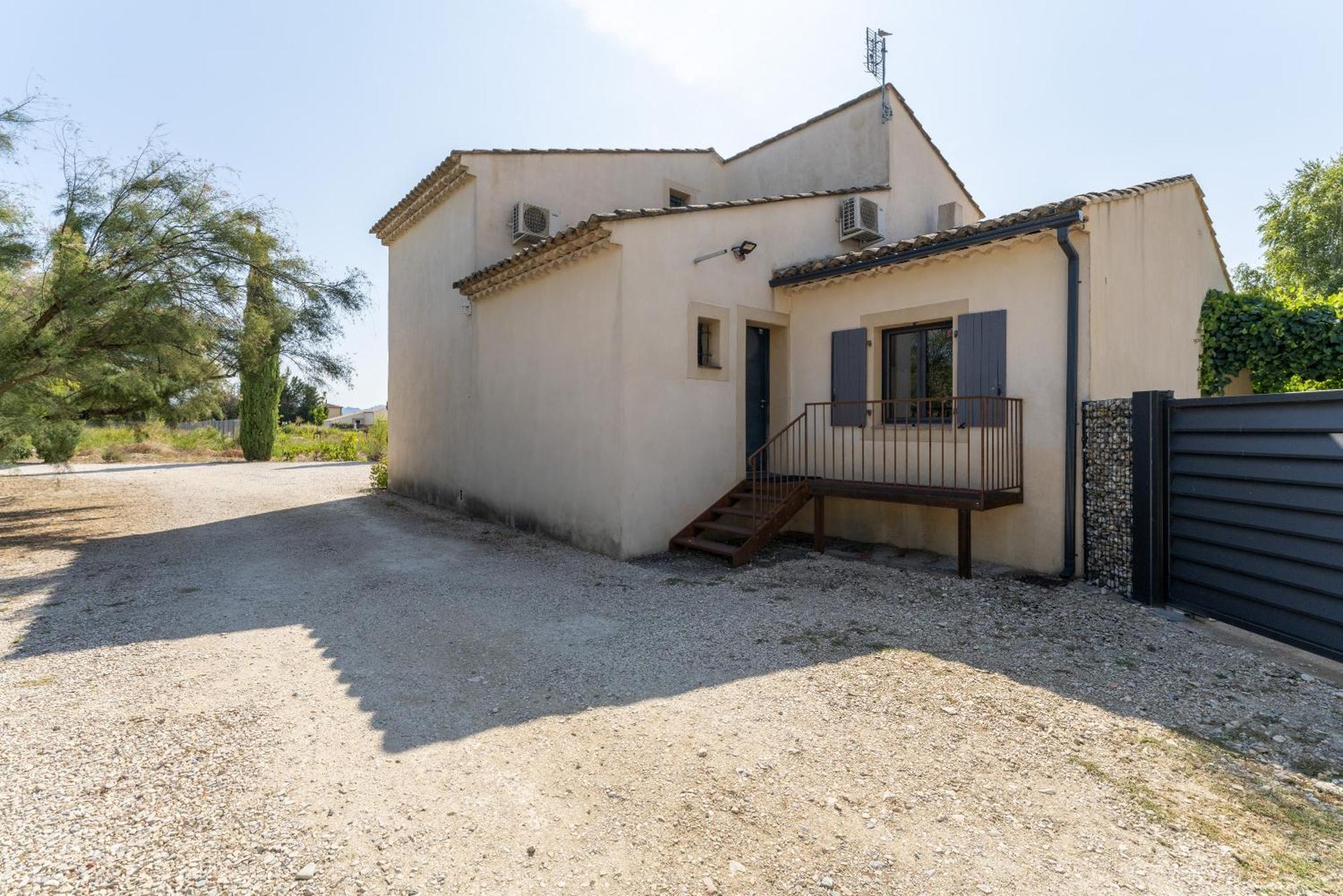 L'Ensemble Du Gite De Tante Berthe Camaret-sur-Aigues Eksteriør bilde